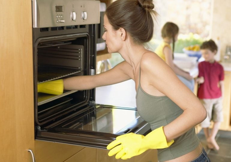 Как отмыть духовку, когда все средства уже испробованы?